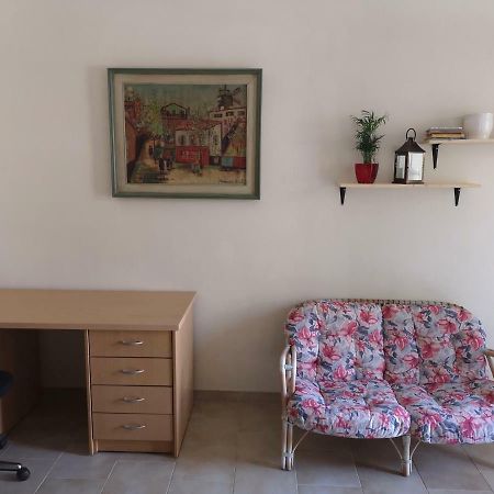 Leonidas Private Apartment In Szpárti Kültér fotó