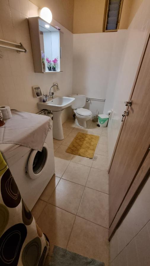 Leonidas Private Apartment In Szpárti Kültér fotó