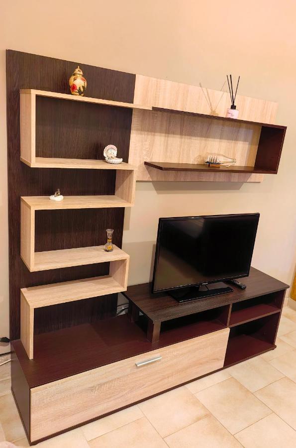Leonidas Private Apartment In Szpárti Kültér fotó