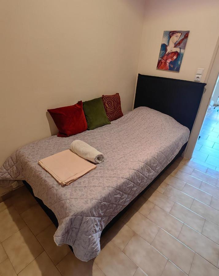 Leonidas Private Apartment In Szpárti Kültér fotó