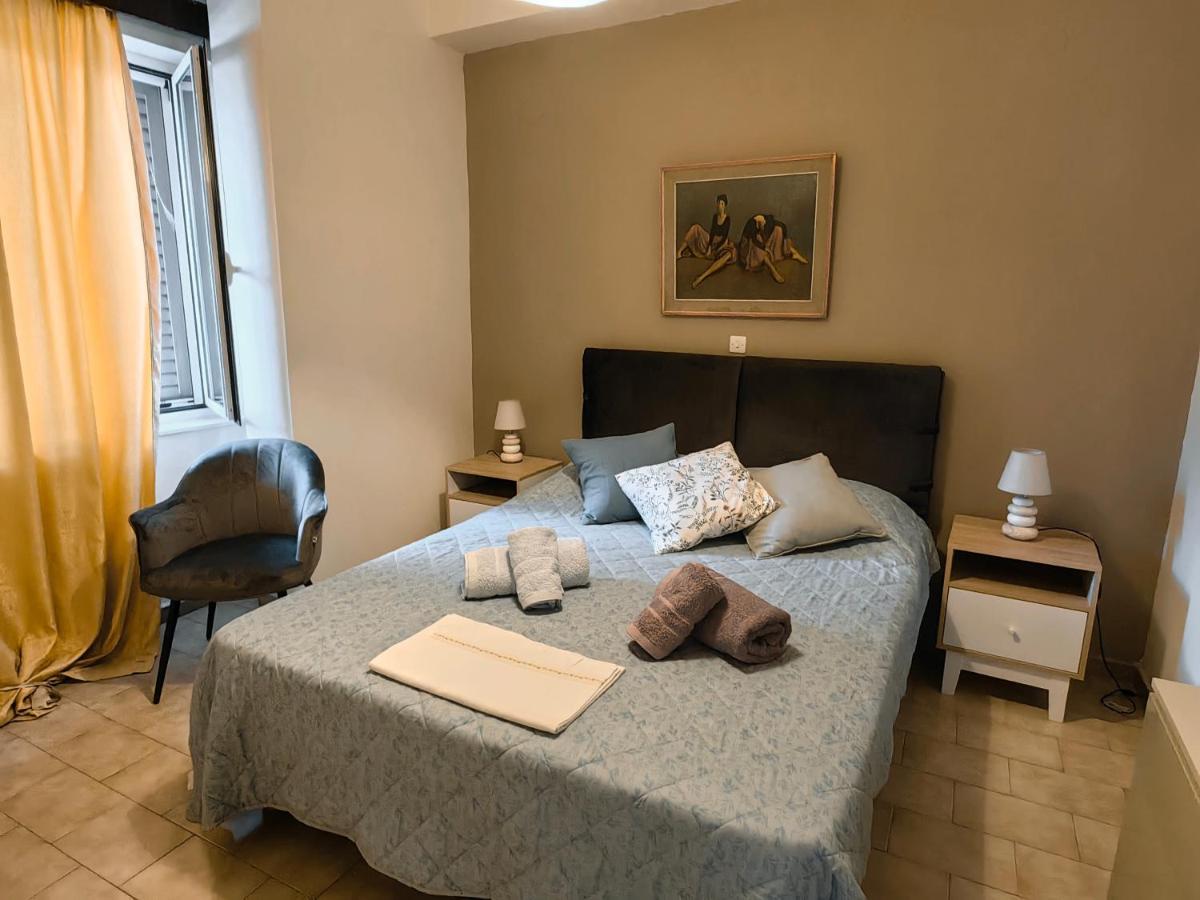 Leonidas Private Apartment In Szpárti Kültér fotó