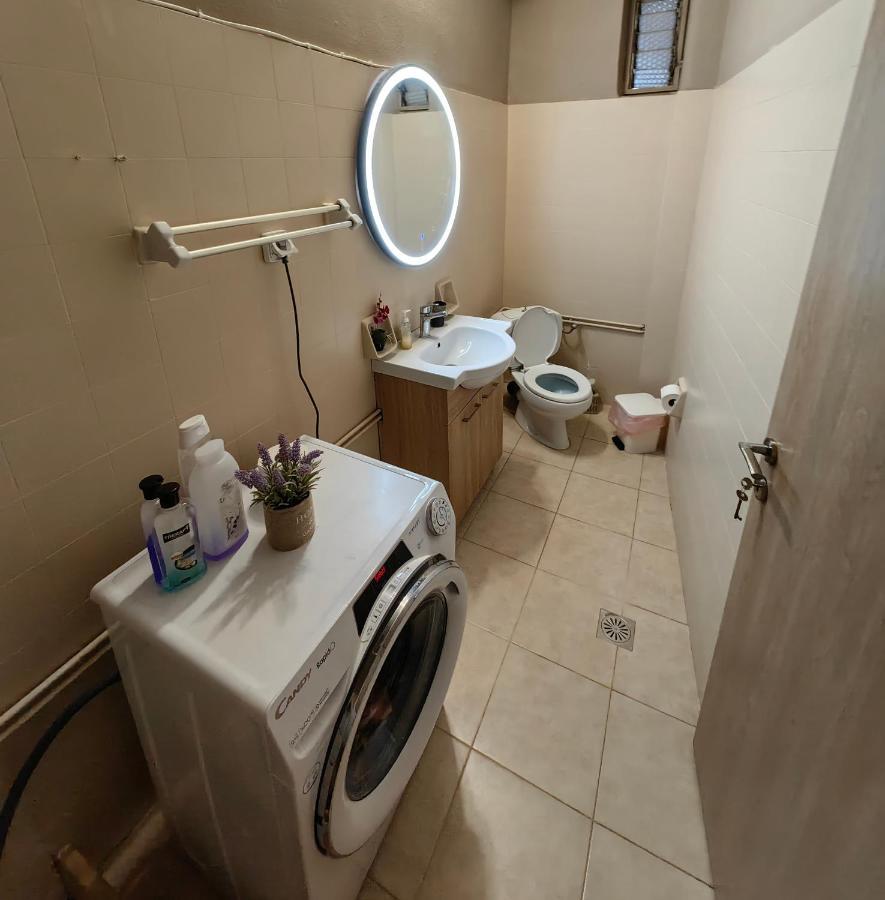 Leonidas Private Apartment In Szpárti Kültér fotó