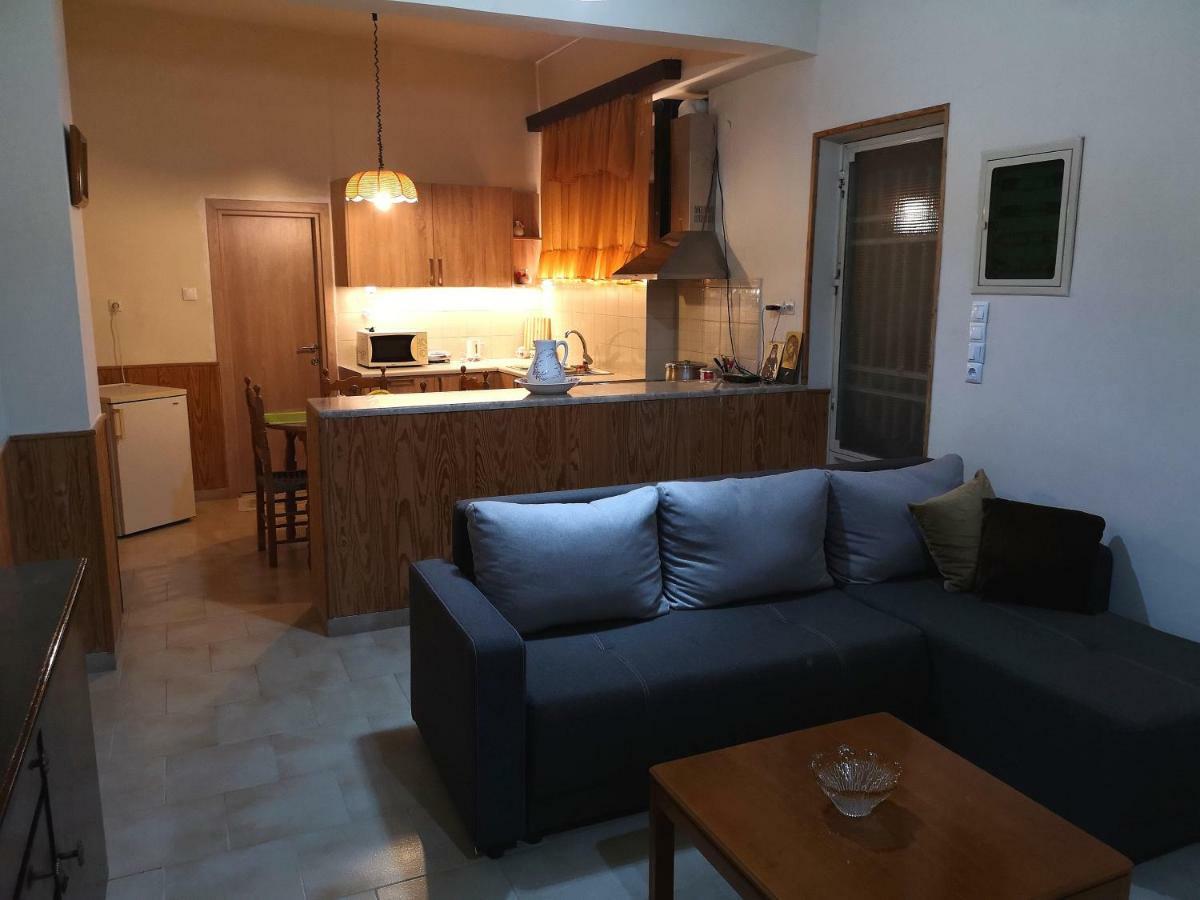 Leonidas Private Apartment In Szpárti Kültér fotó