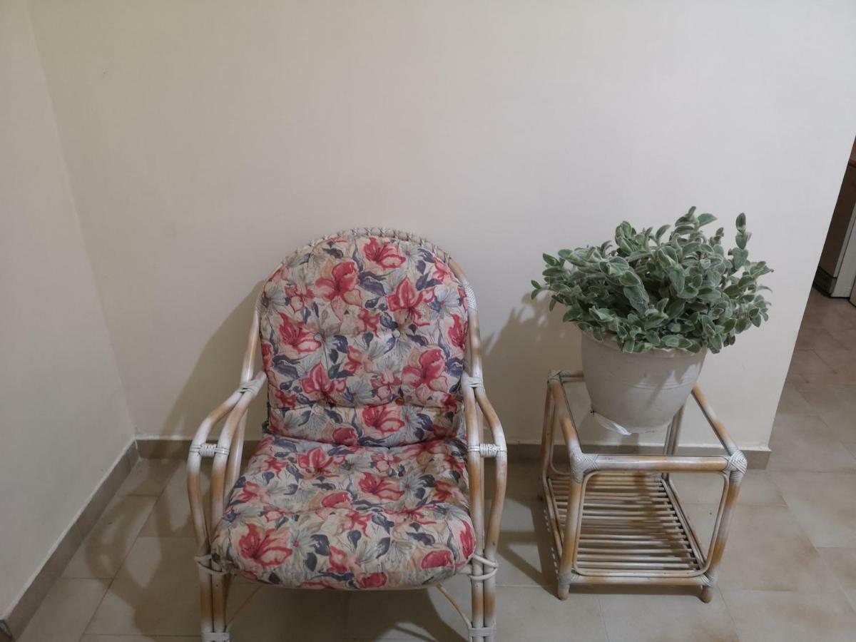 Leonidas Private Apartment In Szpárti Kültér fotó